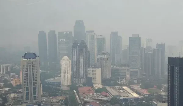 Luhut Panjaitan Bertanggungjawab Atasi Polusi Udara Jakarta