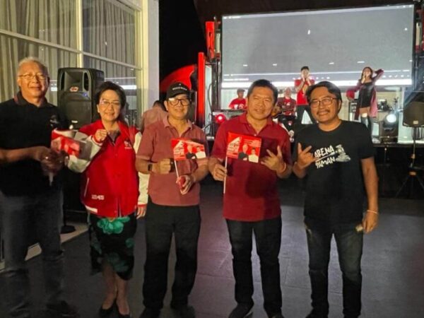 Begini Keseruan Nobar Cawapres Perdana di Kantor PDIP Sulut