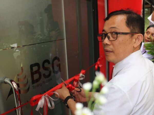 KCP BSG Mudahkan Transaksi Perbankan Unsrat